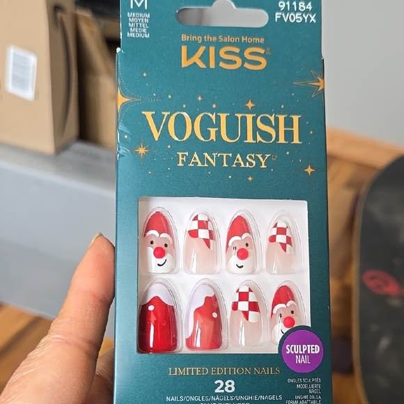 KISS and imPRESS Nail Sets - Festive Designs - Picture 2 of 5